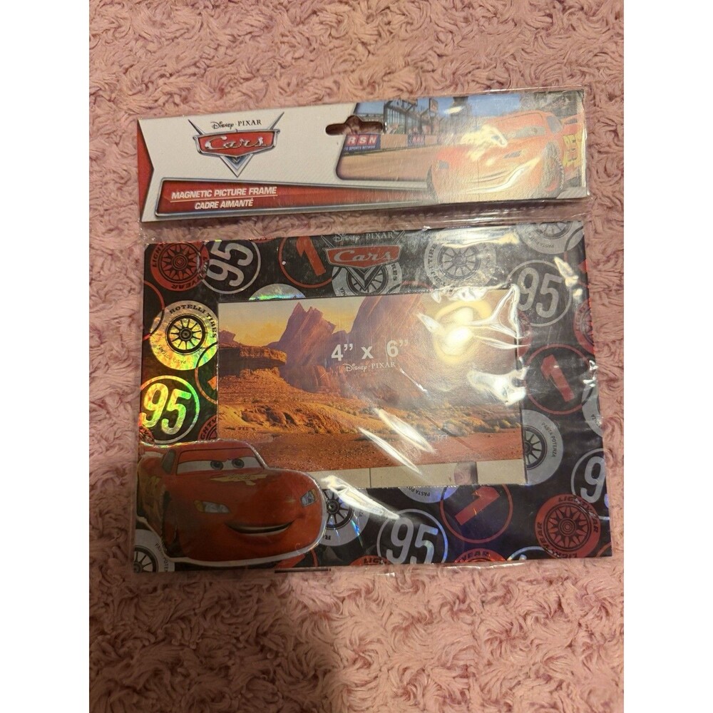NEW Disney Pixar 4x6 Magnetic Stand Picture Cars Lightning McQueen